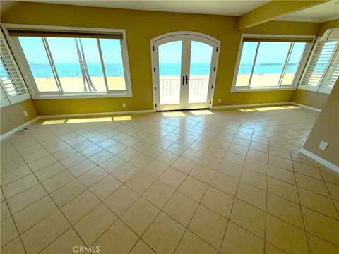 1319 Seal Way, Seal Beach, CA 90740