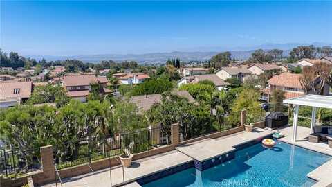 6691 E Smokewood Circle, Anaheim, CA 92807
