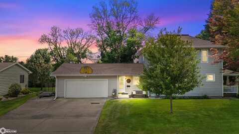490 W 11th Street, Garner, IA 50438