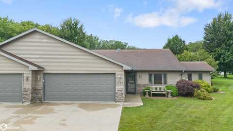 1697 10 Street SW, Mason City, IA 50401