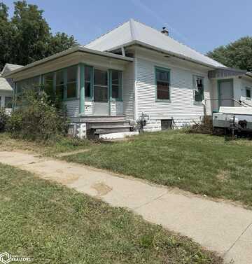 205 S D St, Fairfield, IA 52556