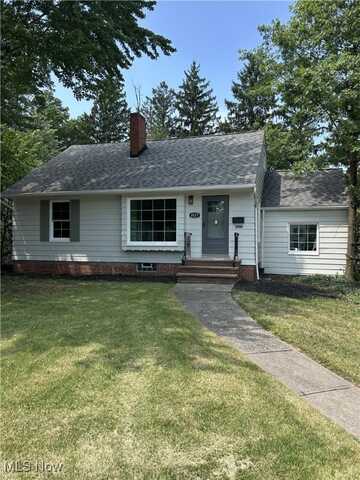 3527 Monticello Boulevard, Cleveland Heights, OH 44121