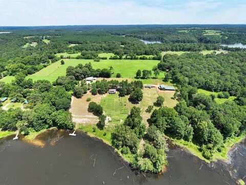 250 Indian Hen Drive, Garrison, TX 75946