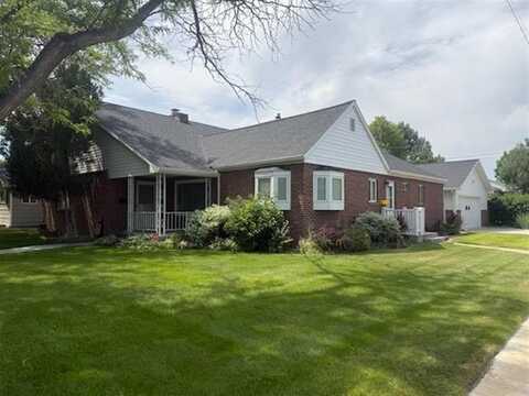 612 Oregon Ave, Lovell, WY 82431