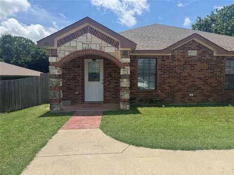 8133 Arbor Avenue, Fort Worth, TX 76116