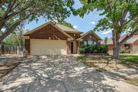 1104 Whistle Stop Drive, Saginaw, TX 76131