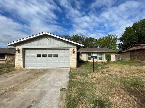 701 Victoria Drive, Euless, TX 76039