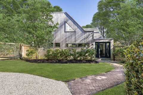 33 Robins Way, East Hampton, NY 11937