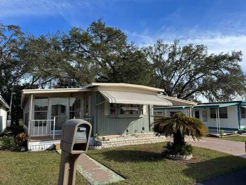 6606 Pecan Dr, Zephyrhills, FL 33542