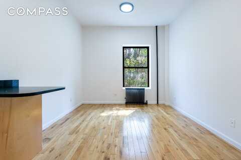 320 West 20th Street, New York, NY 10011
