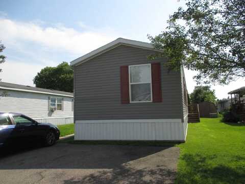 48596 Leafdale Ct, Shelby Township, MI 48317