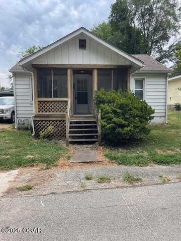 612 E 14th Street, Carthage, MO 64836