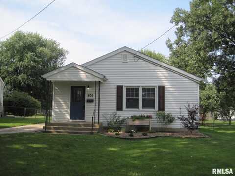805 E ADAMS Street, Washington, IL 61571
