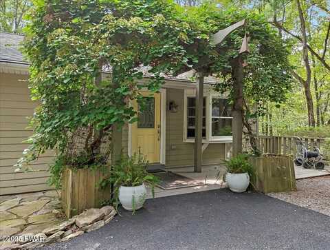 112 Heavenly Valley Drive, Tafton, PA 18464