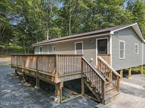 106 Edgewater Drive, Dingmans Ferry, PA 18328