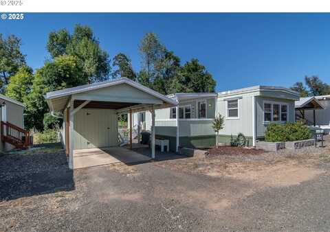 201 NE Peggy AVE, Roseburg, OR 97470