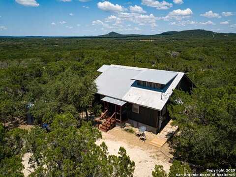 810 12th, Lakehills, TX 78063