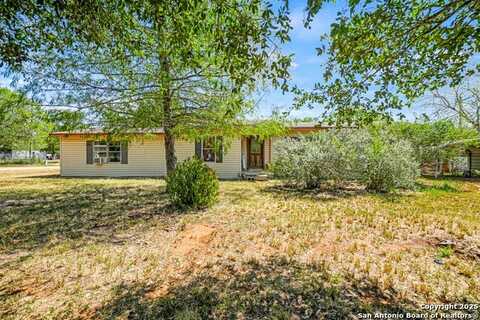 211 Simmons, Jourdanton, TX 78026