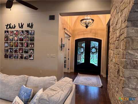 18 Post Oak Branch, Inez, TX 77968