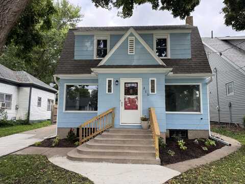 315 S GATES Street, OAKLAND, IA 51560