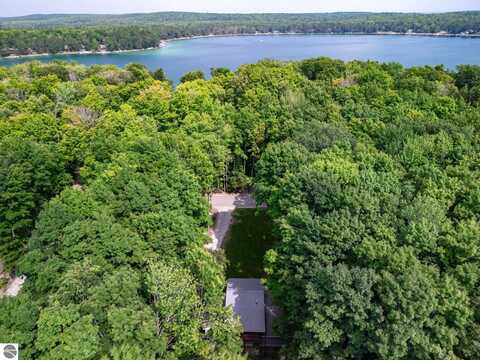 9149 N Twin Lake Road, Mancelona, MI 49659
