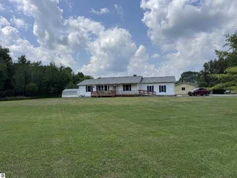 2996 Henderson Lake Road, Prescott, MI 48756
