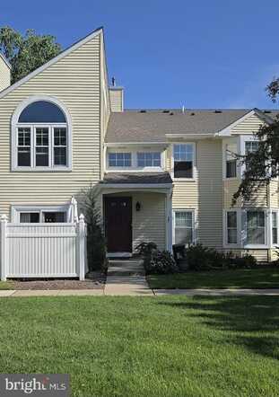 27 HUBER COURT, HIGHTSTOWN, NJ 08520