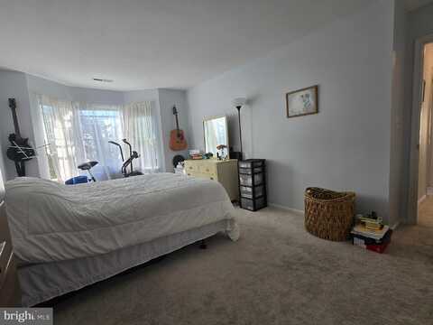 27 HUBER COURT, HIGHTSTOWN, NJ 08520
