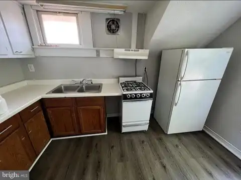81 S BROADWAY, PENNSVILLE, NJ 08070