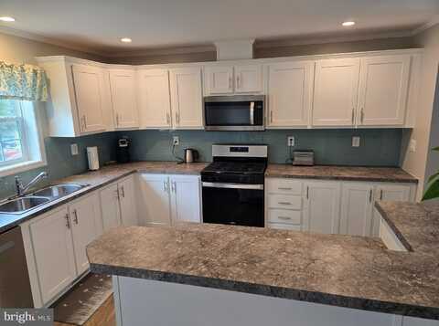 38 RUSTIC DRIVE, SHIPPENSBURG, PA 17257