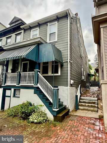 1533 W MARKET STREET, POTTSVILLE, PA 17901