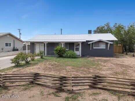 207 Encanto Drive, Holbrook, AZ 86025
