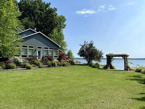 44 Bain Way, Chazy, NY 12921