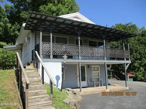 452 Shawnee Drive, Roaring Spring, PA 16673