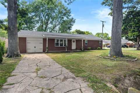 325 N Byers AVE, Gentry, AR 72734