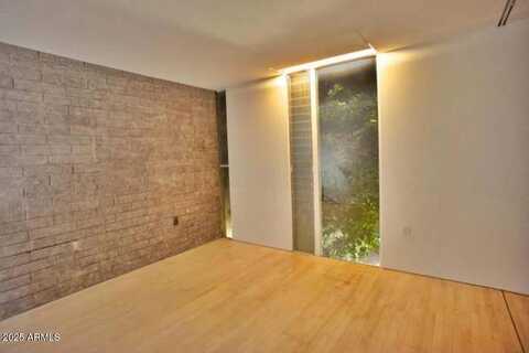 4401 N 40TH Street, Phoenix, AZ 85018