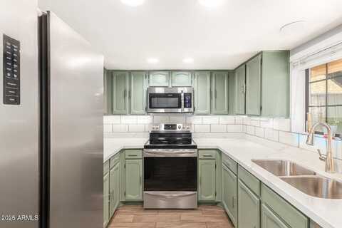 8214 N 21ST Drive, Phoenix, AZ 85021