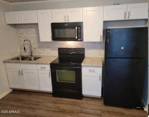 9117 W GRAND Avenue, Peoria, AZ 85345