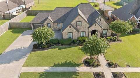 3152 Labrador Ln, Port Neches, TX 77651