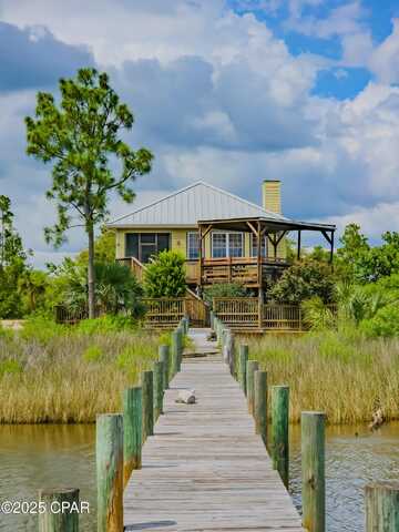 7325 Suwanee Ave Avenue, Southport, FL 32409