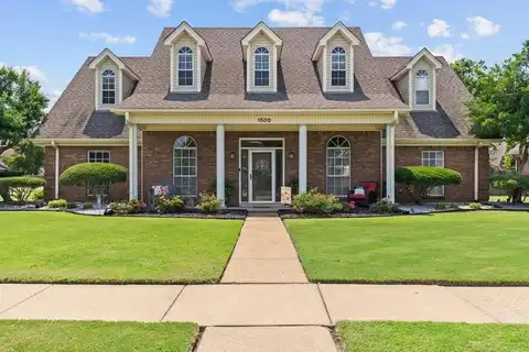 1500 W BARTON AVENUE, West Memphis, AR 72301
