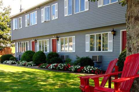 28 Falmouth Heights Road, Falmouth, MA 02540