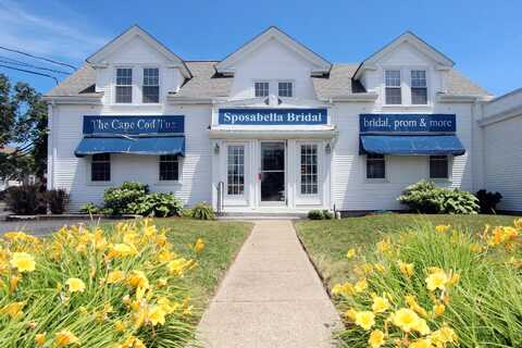 28 Barnstable Road, Hyannis, MA 02601