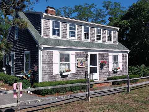 10 Pine Point Road, Wellfleet, MA 02667