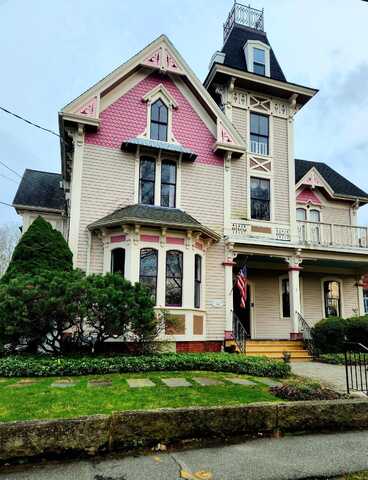 8 Jarves Street, Sandwich, MA 02563