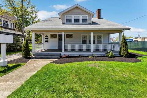 17 School Street, Hyannis, MA 02601
