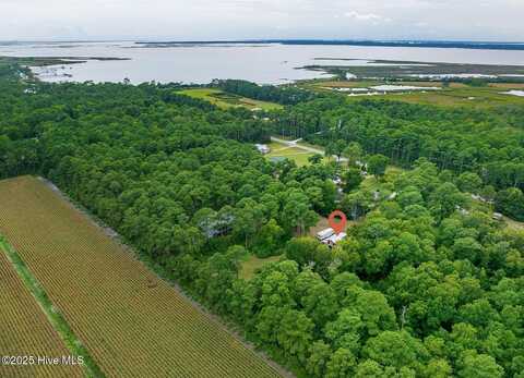 727 Crow Hill Road, Beaufort, NC 28516