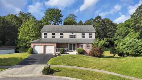 19 Ravine View Court, Pataskala, OH 43062