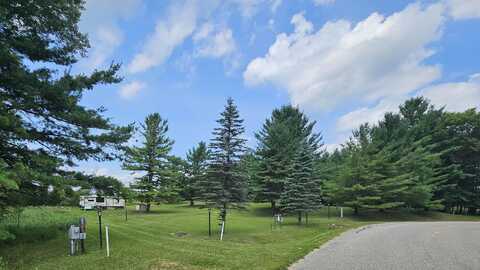 5301 Robinhood Way, Gladwin, MI 48624