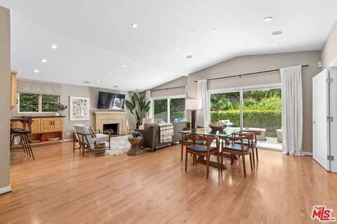 1585 Benedict Canyon Dr, Beverly Hills, CA 90210